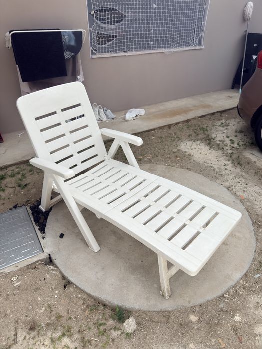 Espreguiçadeira com rodas branco