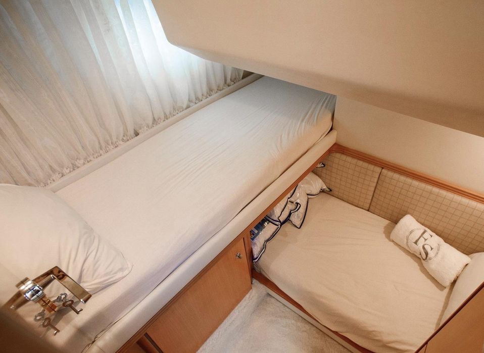 Яхта Baia Yachts Aqua 54