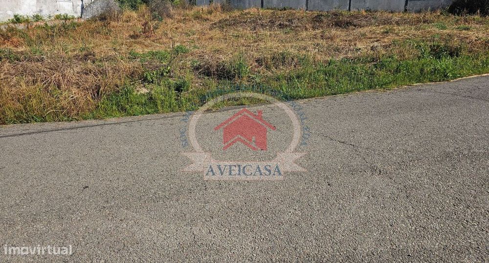 Terreno com 624 m2 para moradia em Aradas