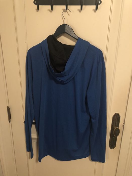 Casacos/Jaqueta com capuzes Under Armor Cold Gear XL NOVO