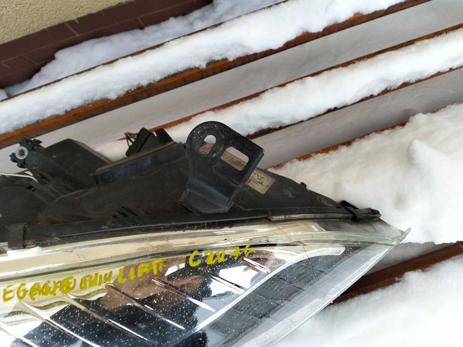 megane III фара лампа  меган 3 ліва права