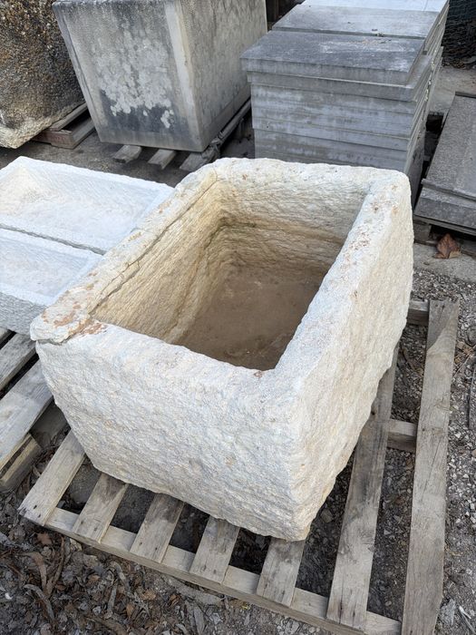 Pia antiga salgadeira tamque pedra