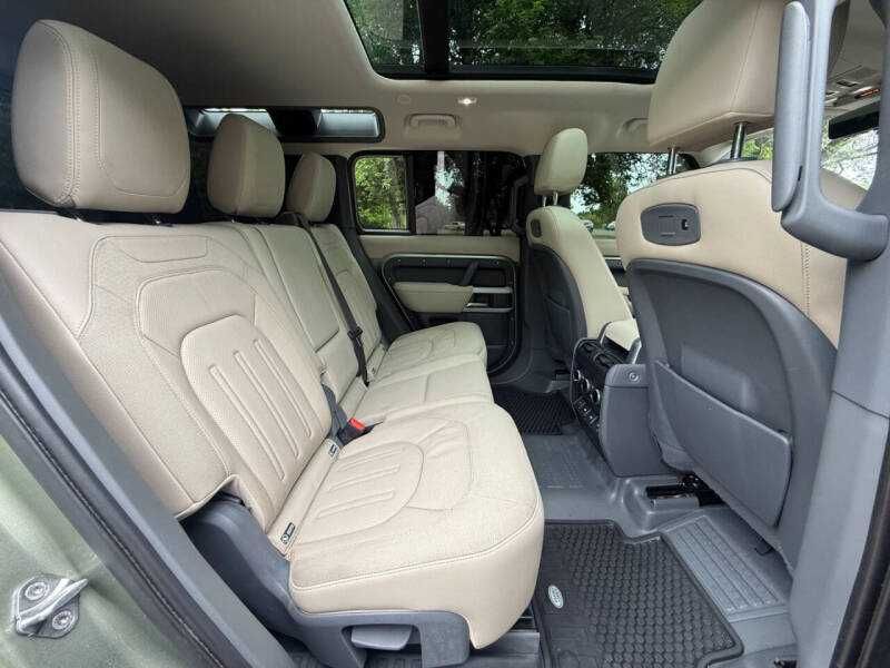 2020 Land Rover Defender 110 SE