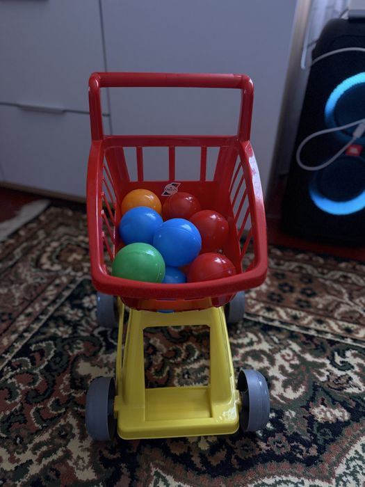 Візочок з кульками