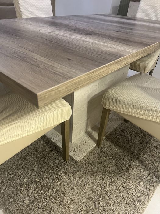 Mesa de sala de jantar - oferta 4 cadeiras