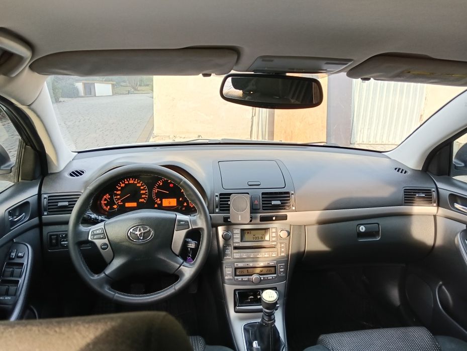 Продам  Тойоту Авенсіс в кузові універсал