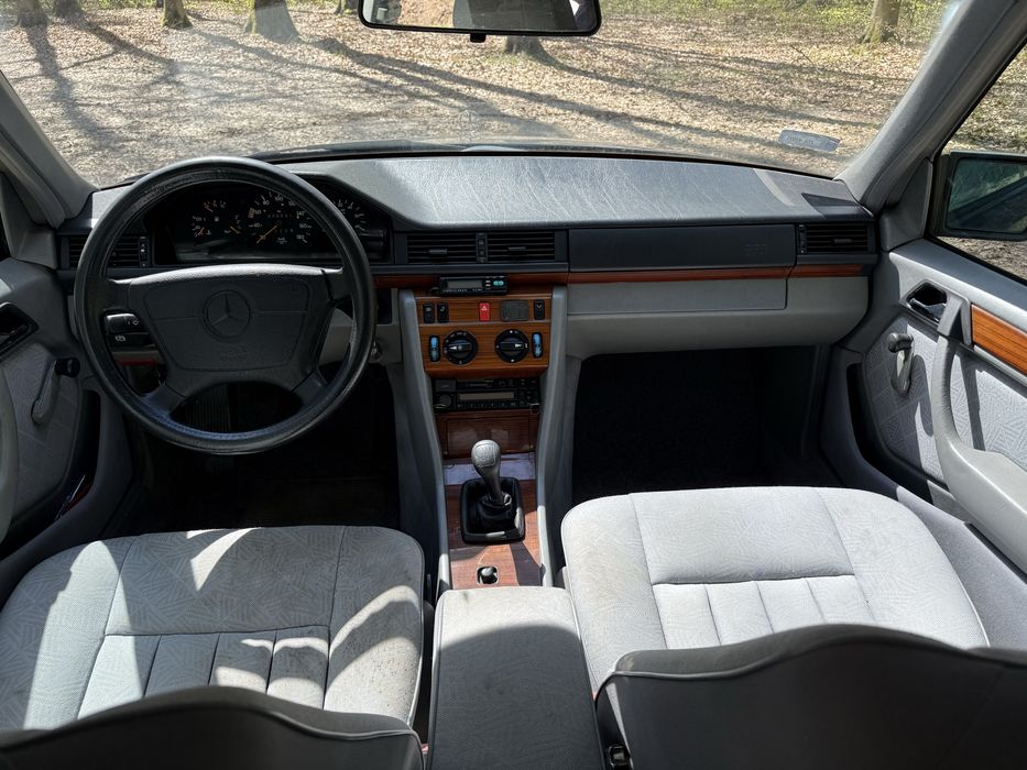 Mercedes E200 Diesel w124 sprawny ważne opłaty