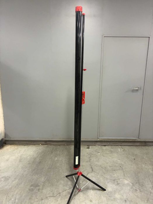 Tela de Projeção de Grandes Dimensões - 150 x 150 cm - Qtd. 1 Und.