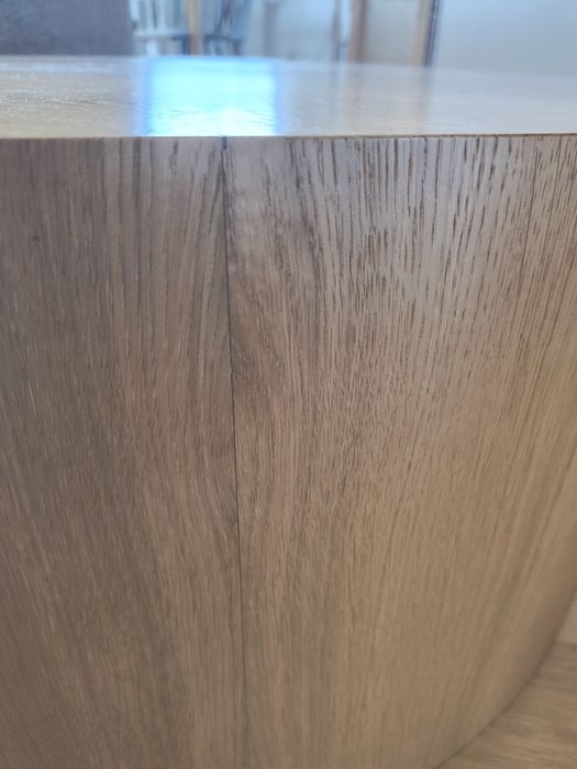 Dębowy Stolik kawowy CILI 80 cm – IWC cały w fornirze