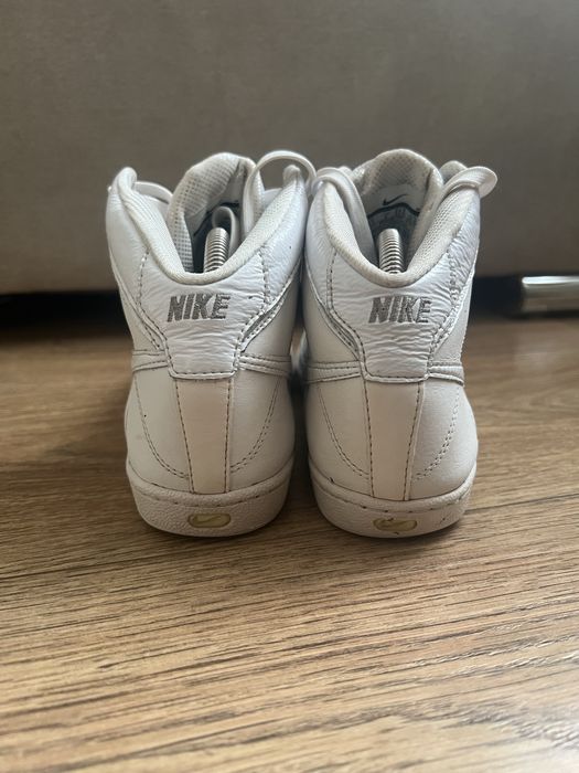 Жіночі кеди Nike Wmns Court Tradition LT