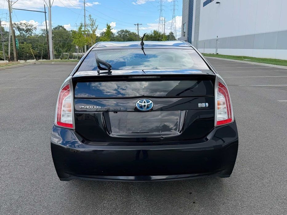 Toyota Prius Four      2015