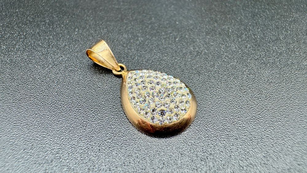Złota przywieszka z cyrkoniami; próba: 14ct 585, waga: 1,81g