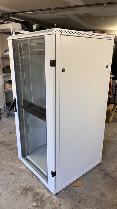 Szafa rack serwerowa BKT Elektronik 32U + wentylatory z termostatem.