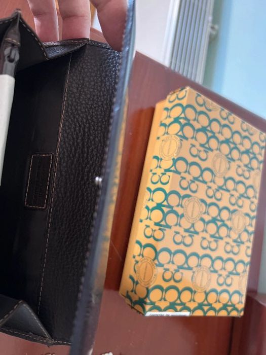 Carteira castanha em pele