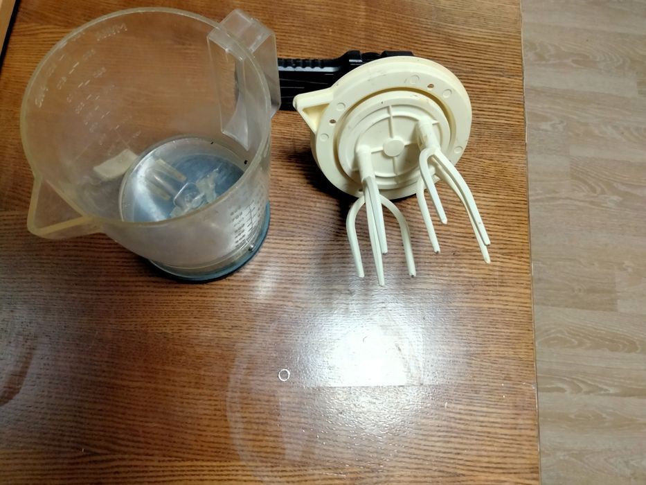 Хозяйственный инвентарь разный ..