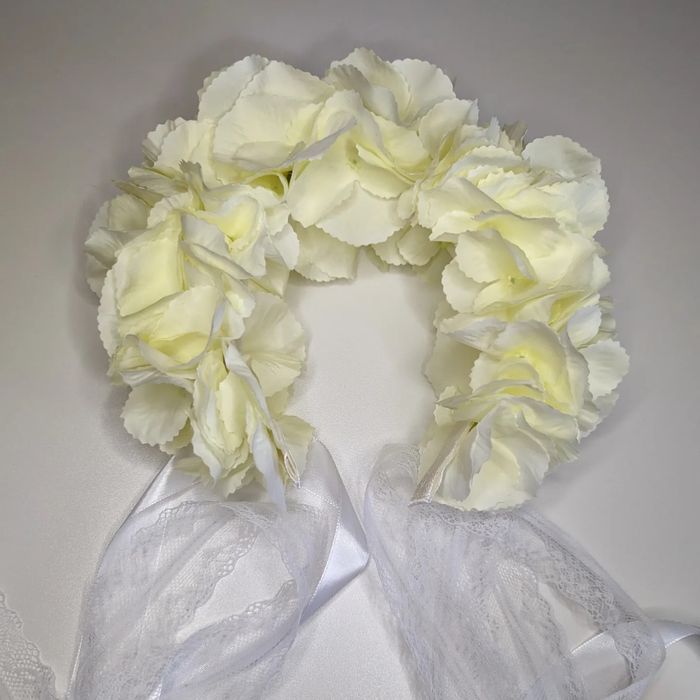 Віночок з квітів гортензії