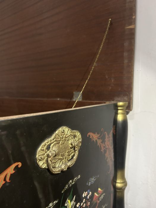 Arca/ bau de estilo asiático - antiga