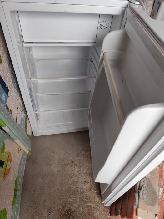 Sprzedam lodówkę z zamrażarka