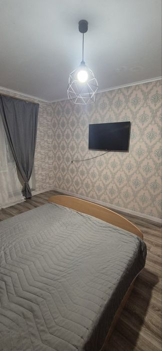 Сдам посуточно 1 квартиру бабурка,  5 больница детская. Новгородская