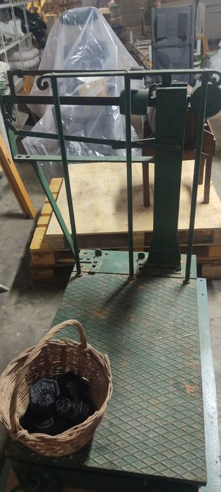 Balança antiga a trabalhar