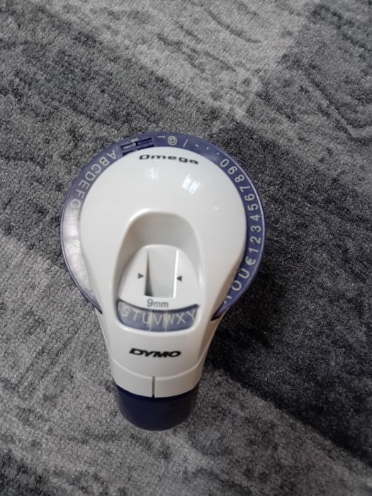 механічний стрічковий принтер для етикеток DYMO Omega