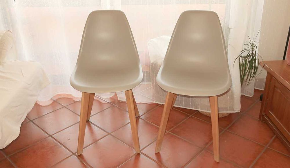 Cadeiras confortáveis decoração casa ou escritório