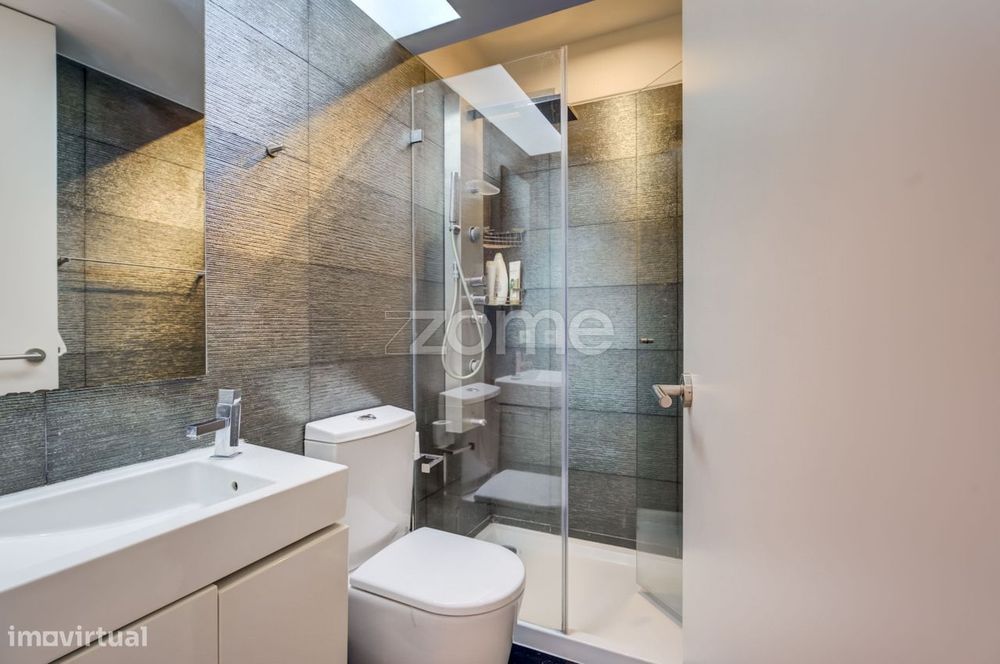 Apartamento T3 todo renovado c/garagem na Av. de Londres em Guimarães