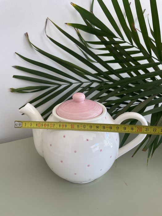 Chaleira 1L em cerâmica branca com bolinhas rosa