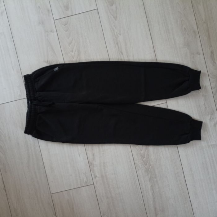 bawełniane spodnie jogger Reserved 146