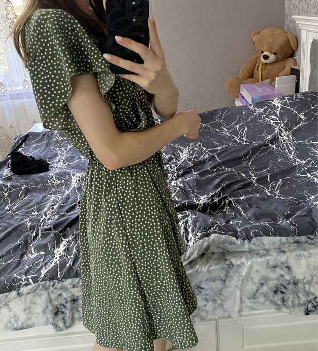 Сукня зелена в горошок, літня (розмір S)