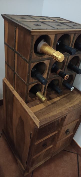 Movel com garrafeira