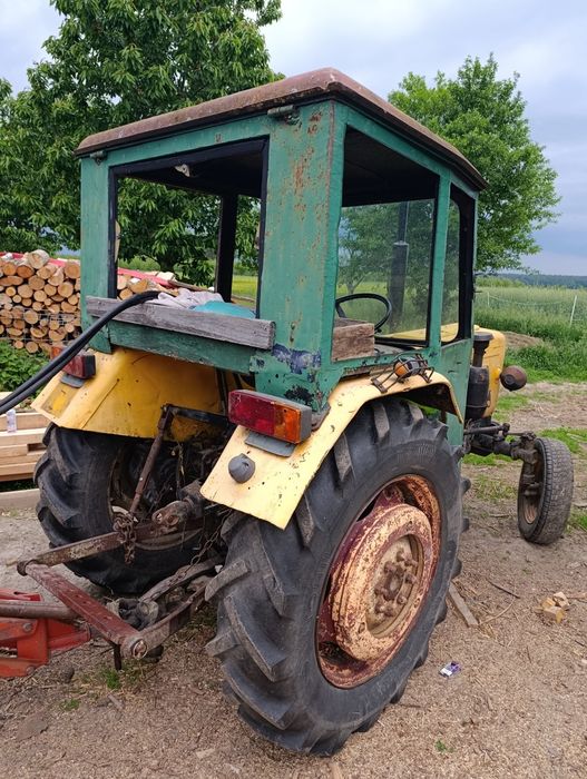 Traktor  ciągnik c330