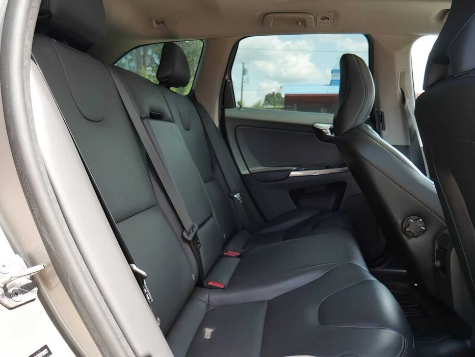 Volvo XC60 T5 Drive-E Premier      2015