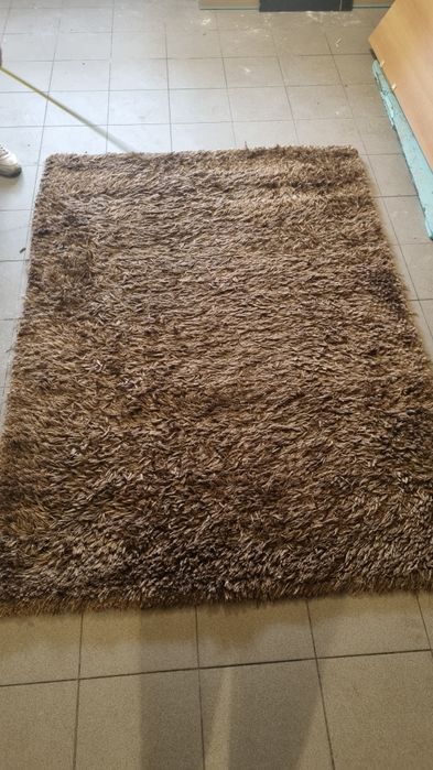 Vendo tapete castanho