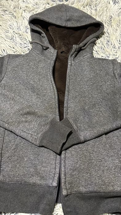 Кофта uniklo xs з капюшоном