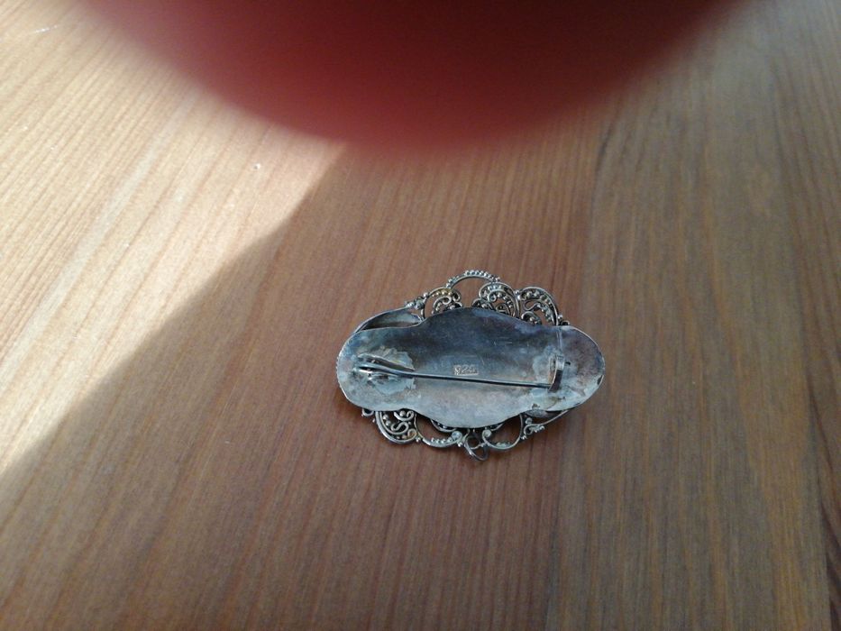 Alfinete / Pregadeira / Pendente