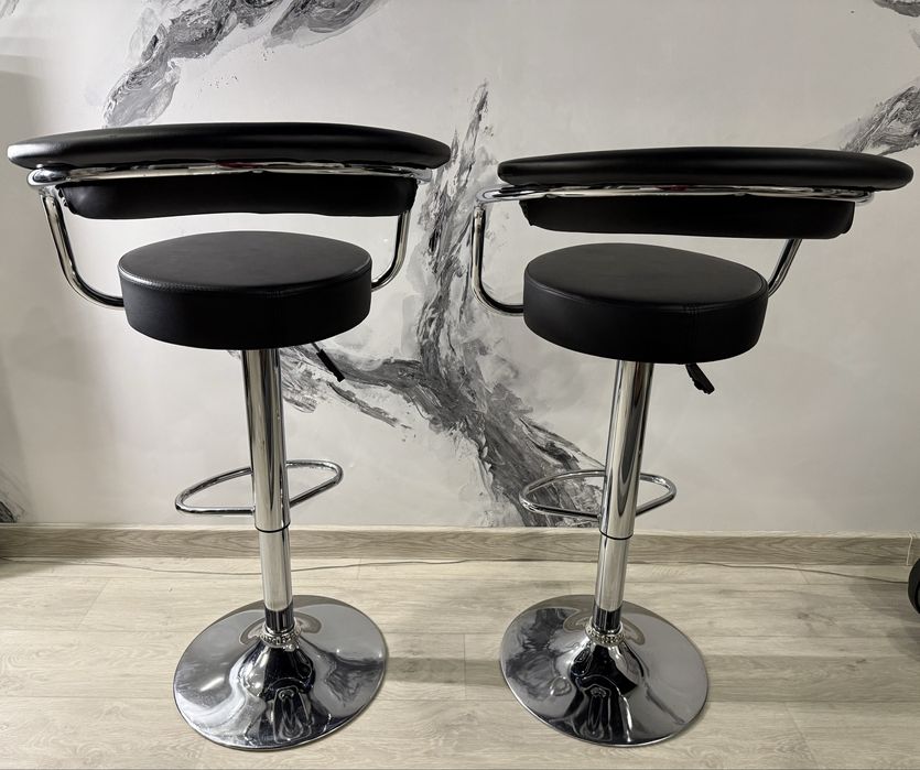 Барний стілець зі спинкою