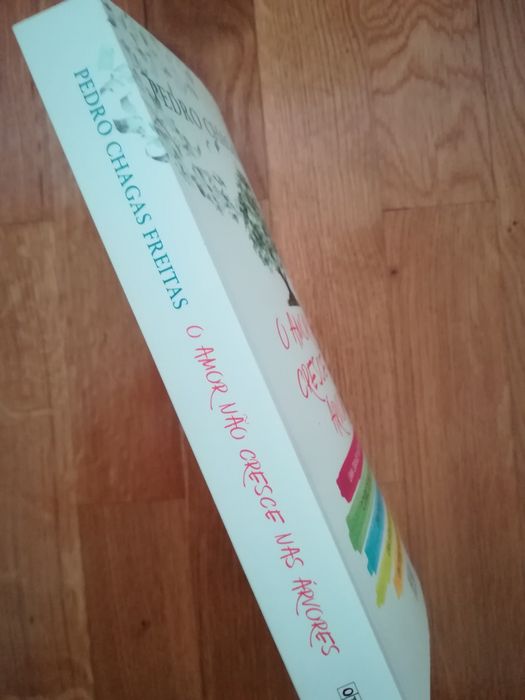 O Amor não cresce nas árvores, de Pedro Chagas Freitas