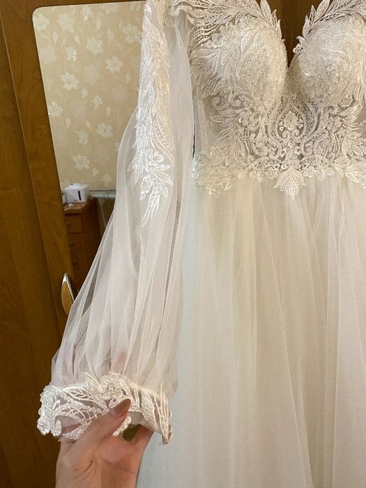 Продам весільну сукню