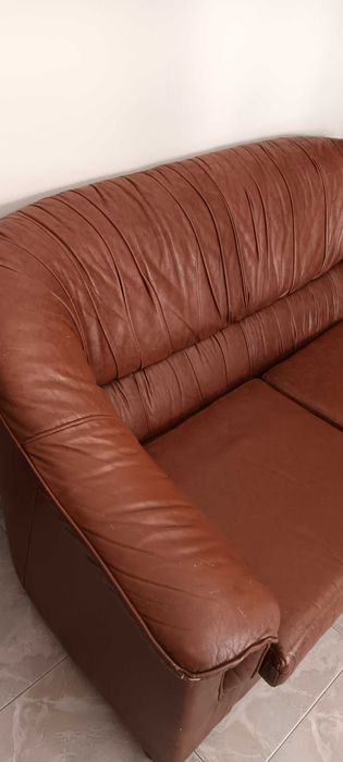 Sofa em pele Castanha Setúbal • OLX Portugal