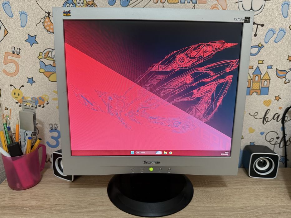 Компьютер на базе pentium 4 и два монитора