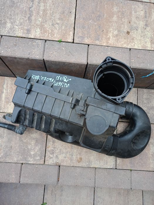 Obudowa filtra powietrza VW golf 5 3c0129.607as