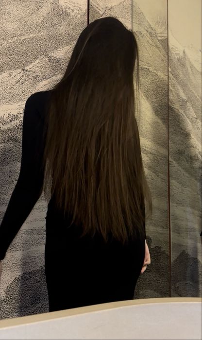 Довга чорна сукня