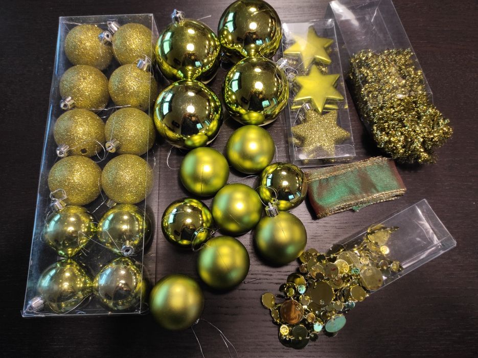 Conjunto de Decoração de Natal - 24 bolas + 6 estrelas + 3 fitas