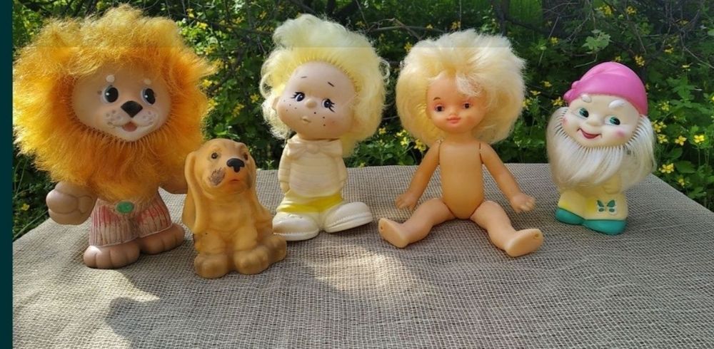 Статуэтки, фигурки, писанки и др.