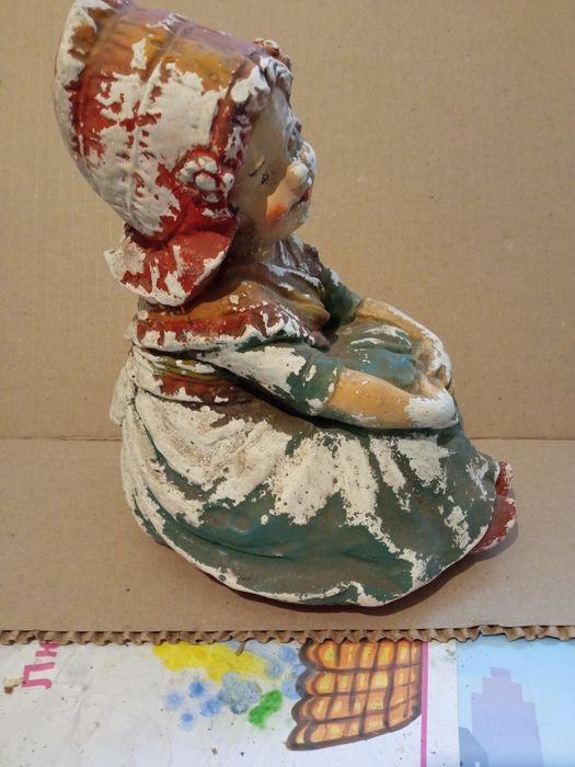 Старинная статуэтка.копилка в коллекцию!