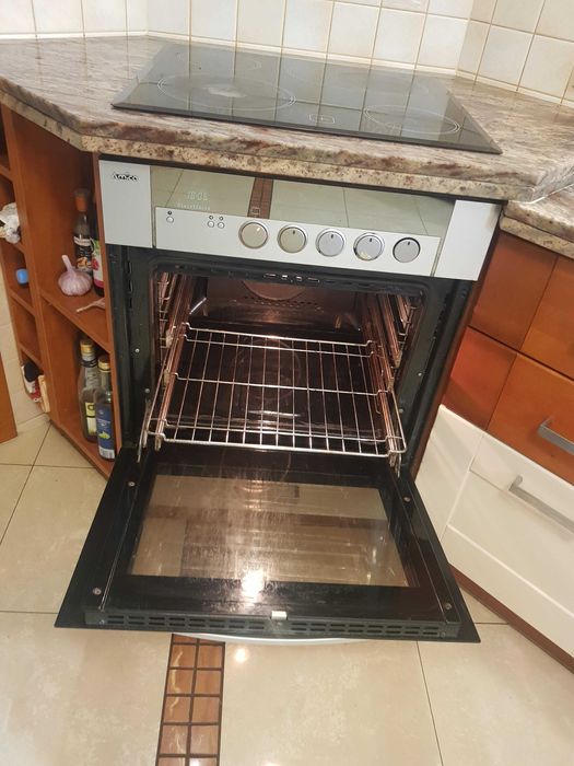 Płyta ceramiczna z piekarnikiem Amika do zabudowy wszystko sprawne