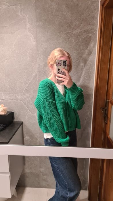 Zielony sweter kardigan Reserved