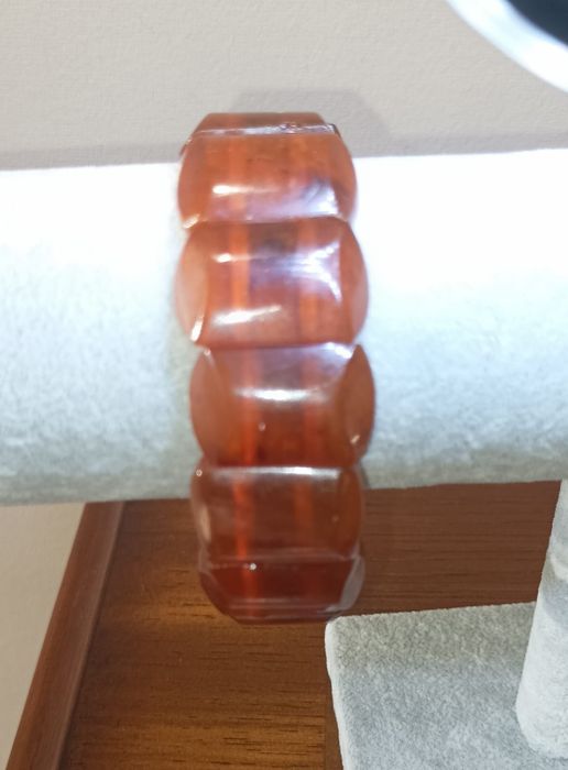 Натуральний бурштиновий браслет