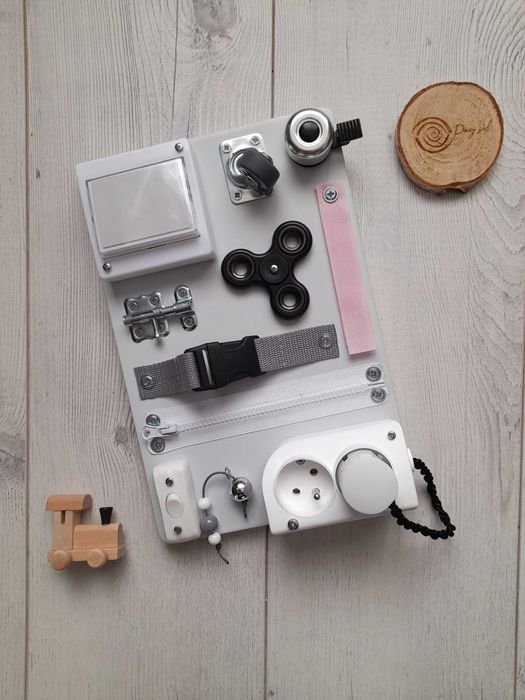 Tablica manipulacyjna z kontaktem i lampką, zabawka edukacjyna